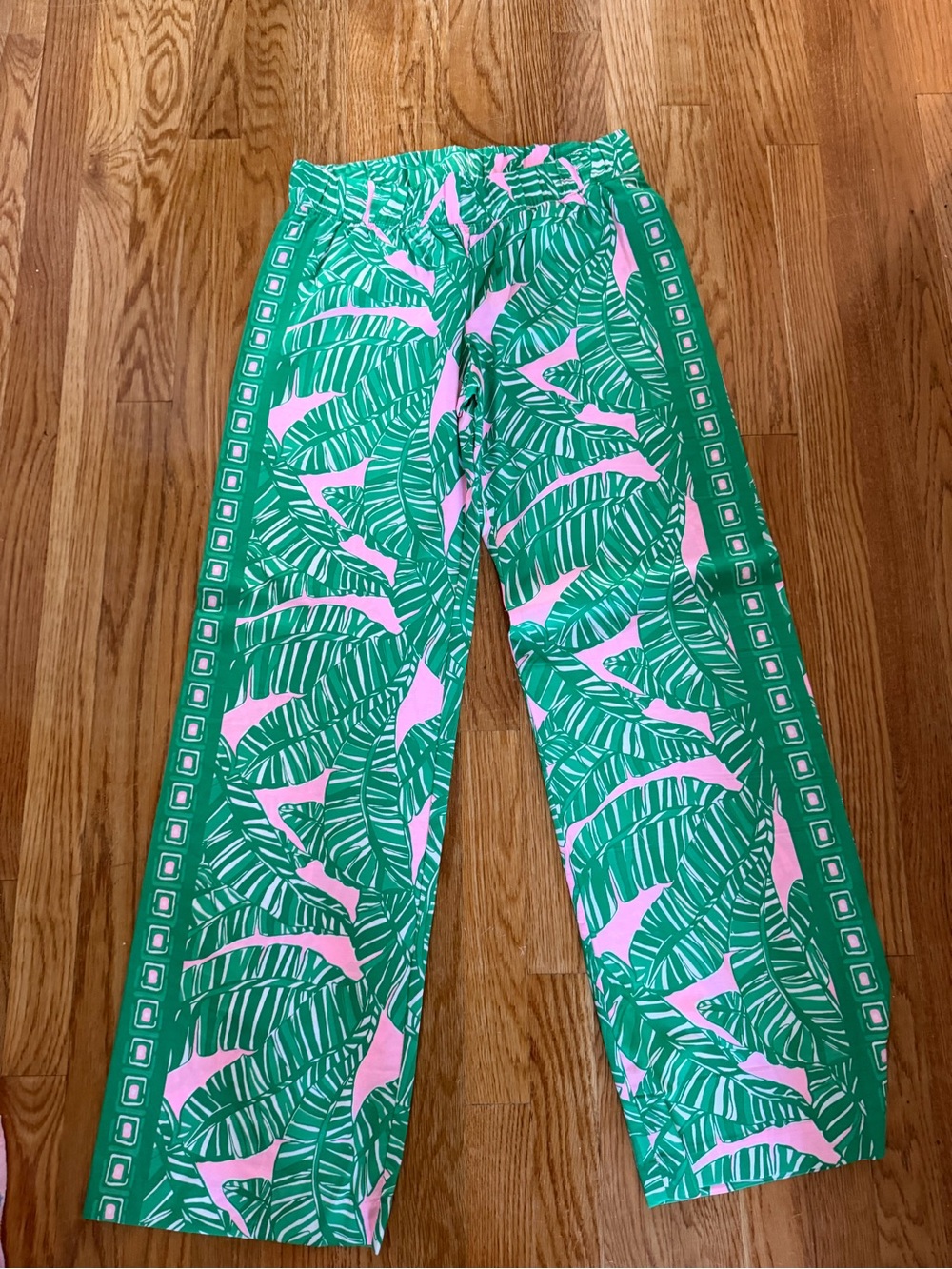 Lilly Pulitzer pants. Size S
